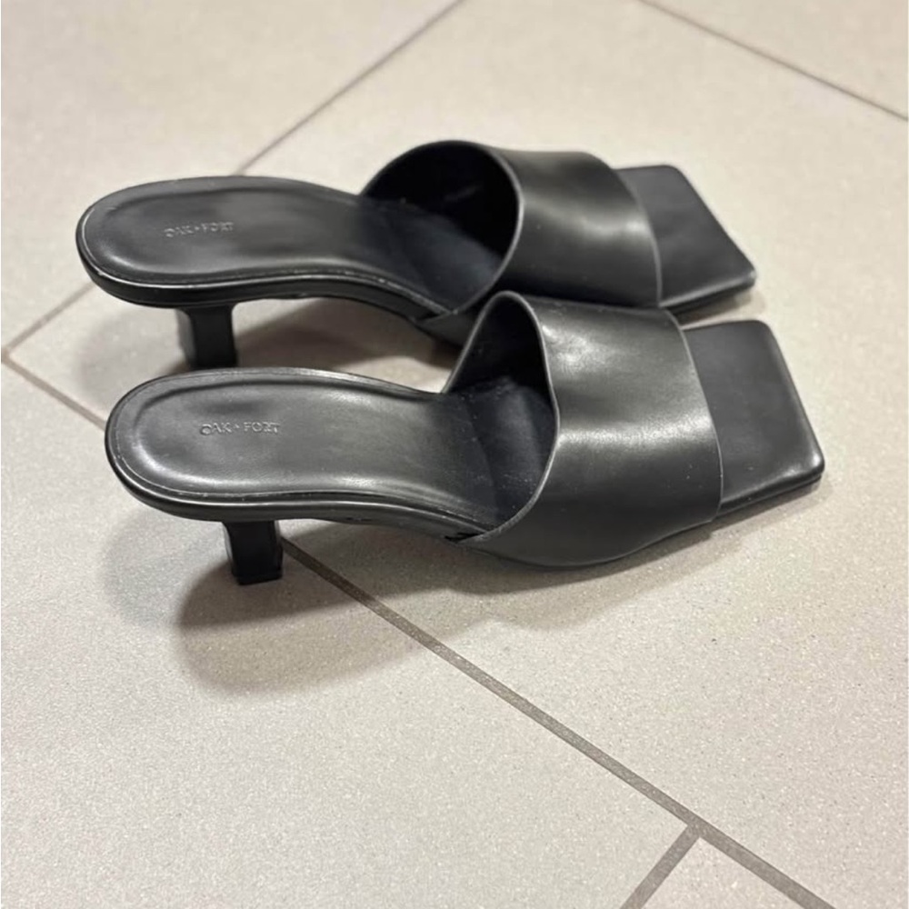 Chic Black Heeled Sandals by Oak and Fort
